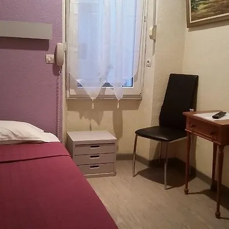 Appia Hotel 2*